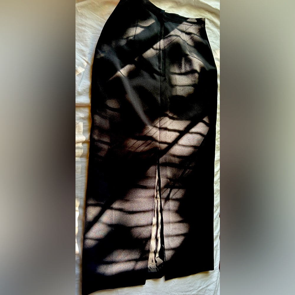 A maxi skirt black Style 700, Size 6P, 100% Polyester
